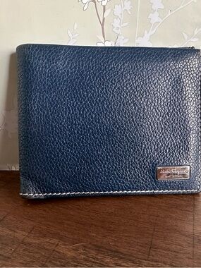 Salvatore Ferragamo Navy Pebbled Leather Bifold Wallet Men’s Italy